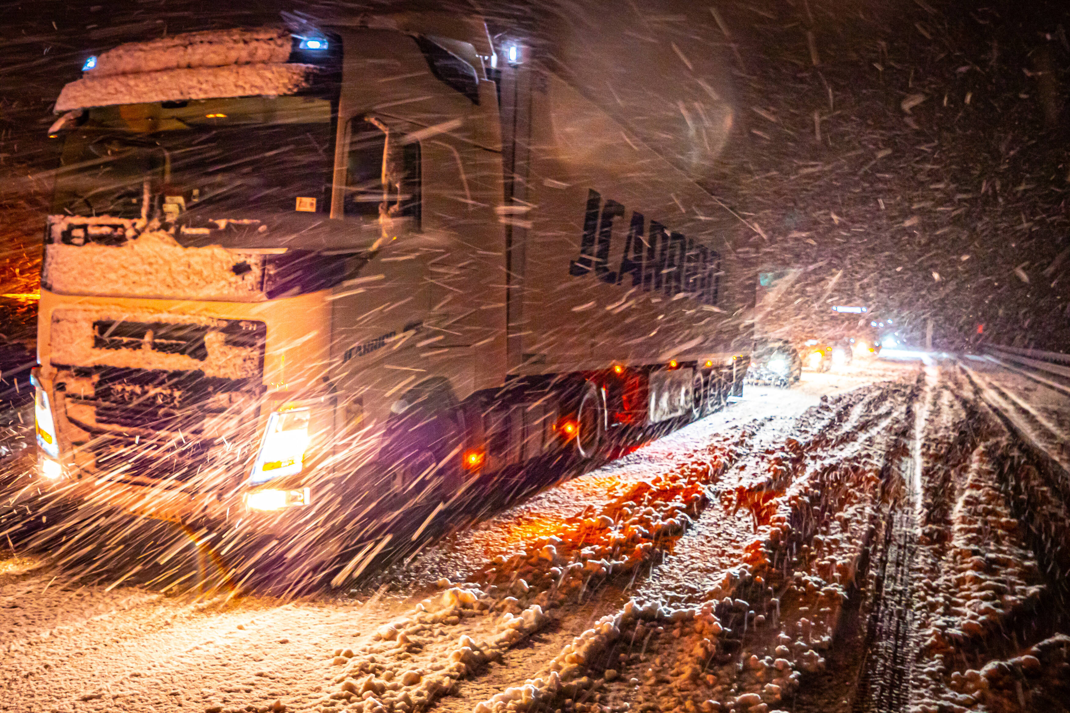 Orkanwarnung! Droht Deutschland ein Blizzard? Schwerer Wintersturm könnte Schneechaos bringen!