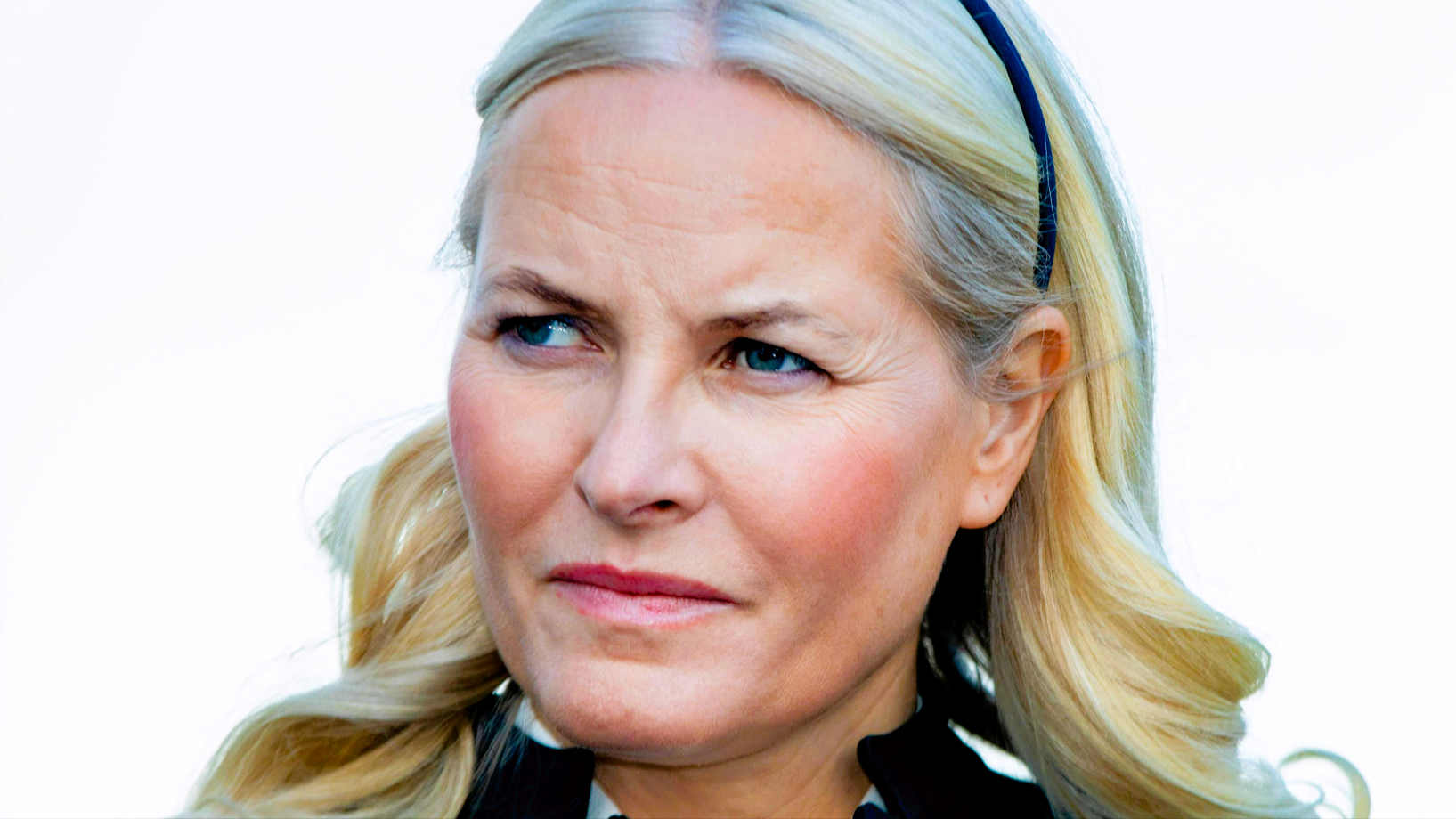 Mette Marit spurlos verschwunden! Prinzessin fehlt auf Weihnachtsfoto - der Grund ist ernst!