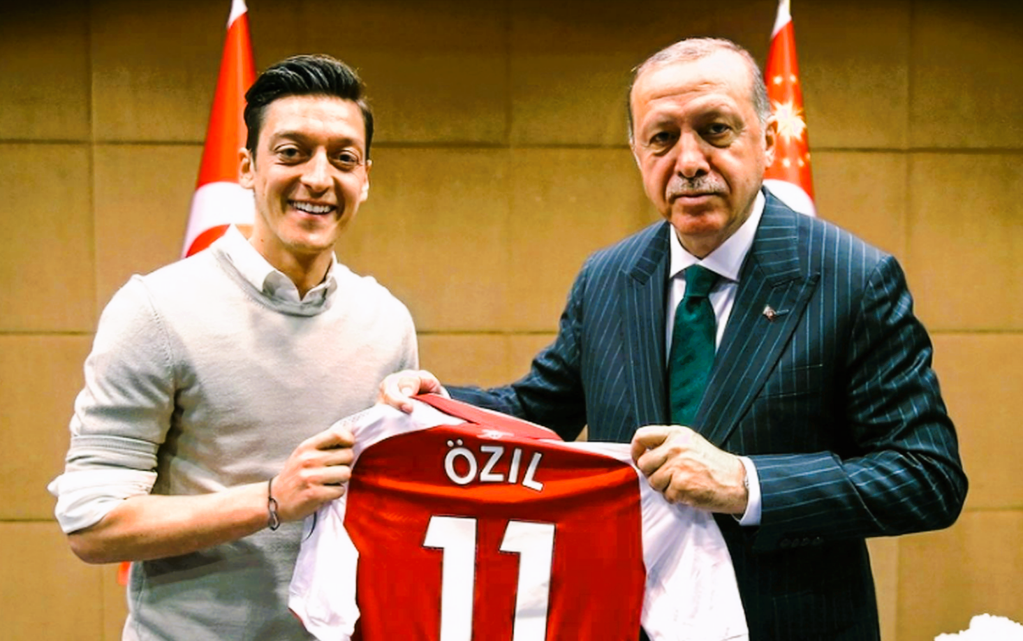 Mesut Özil soll Gesicht der deutschen Erdogan-Partei werden! Erdogan will Einfluss in Deutschland!