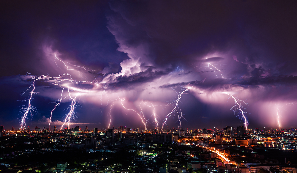 Wetterwarnung! Schwere Hagel-Gewitter rollen auf uns zu! Meteorologischer Sommeranfang wird Nass!