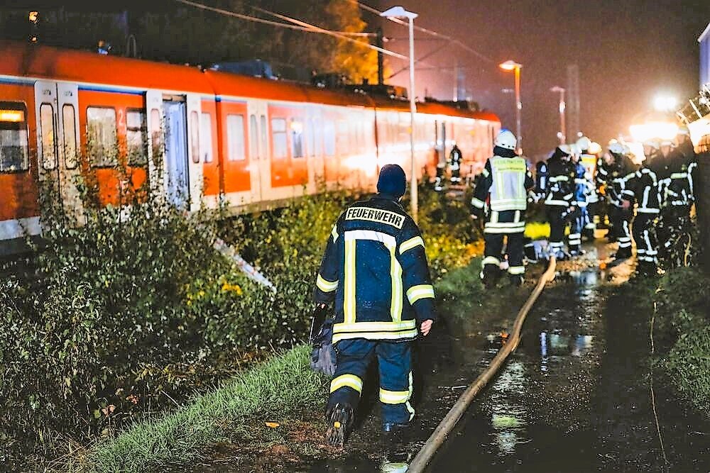 Bahnunglück! Tödlicher Zug-Unfall - Streckenabschnitt muss gesperrt werden