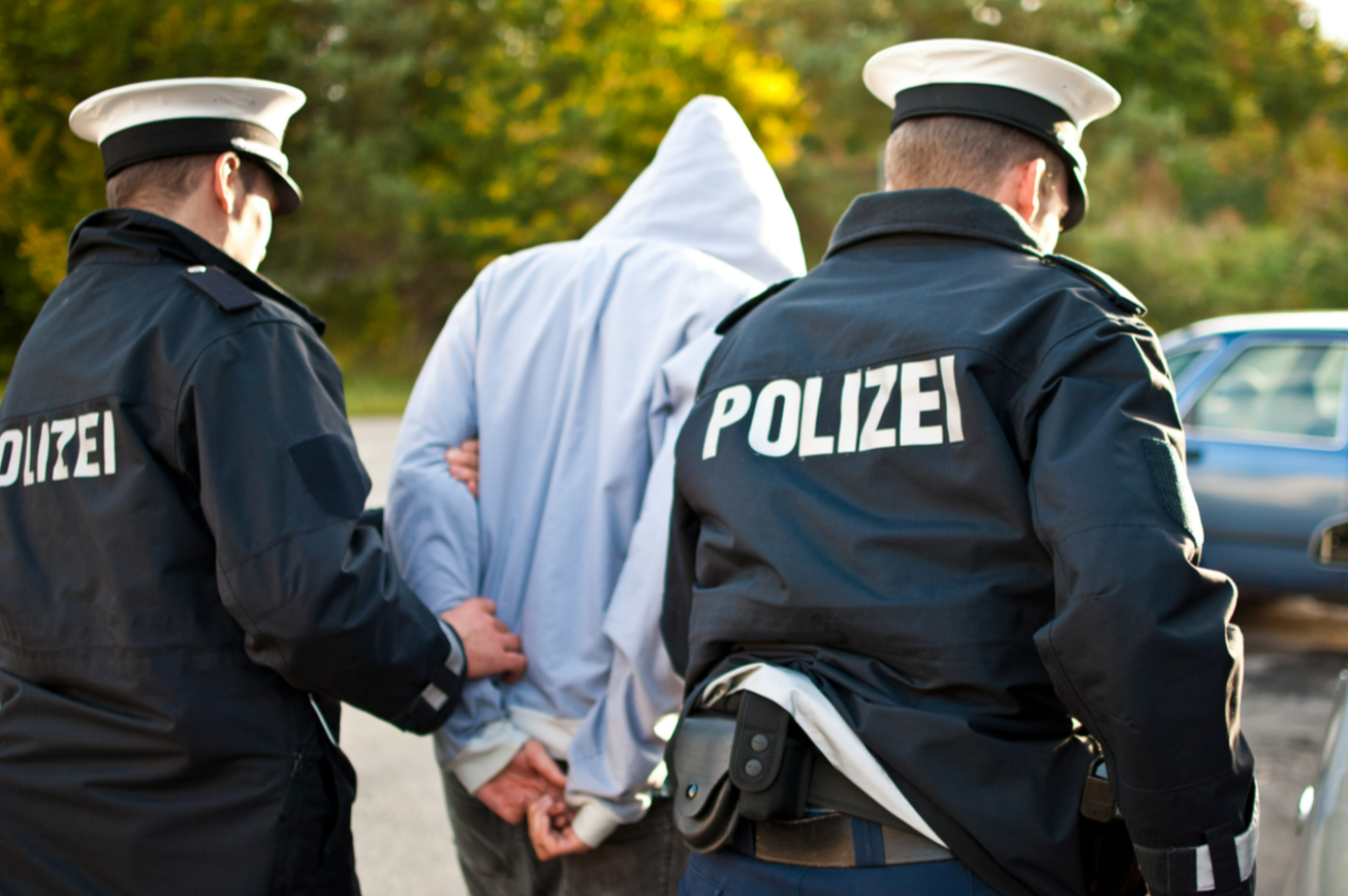 "König" von Deutschland festgenommen! Großrazzia gegen Reichsbürger-"Königreich Deutschland“
